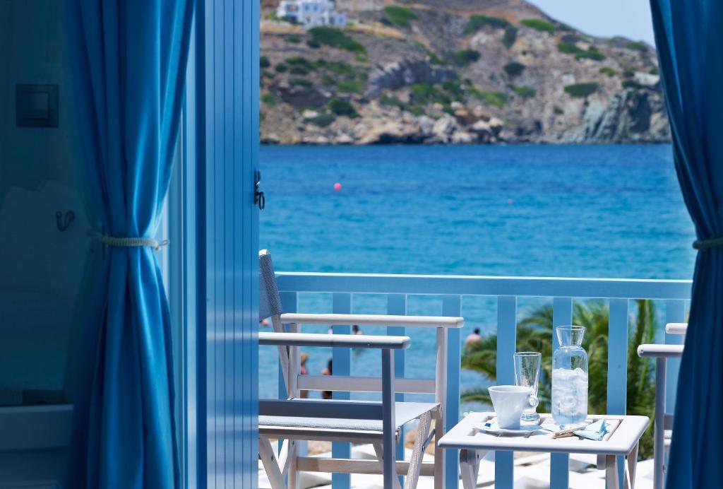 Blue Harmony Hotel Kini エクステリア 写真