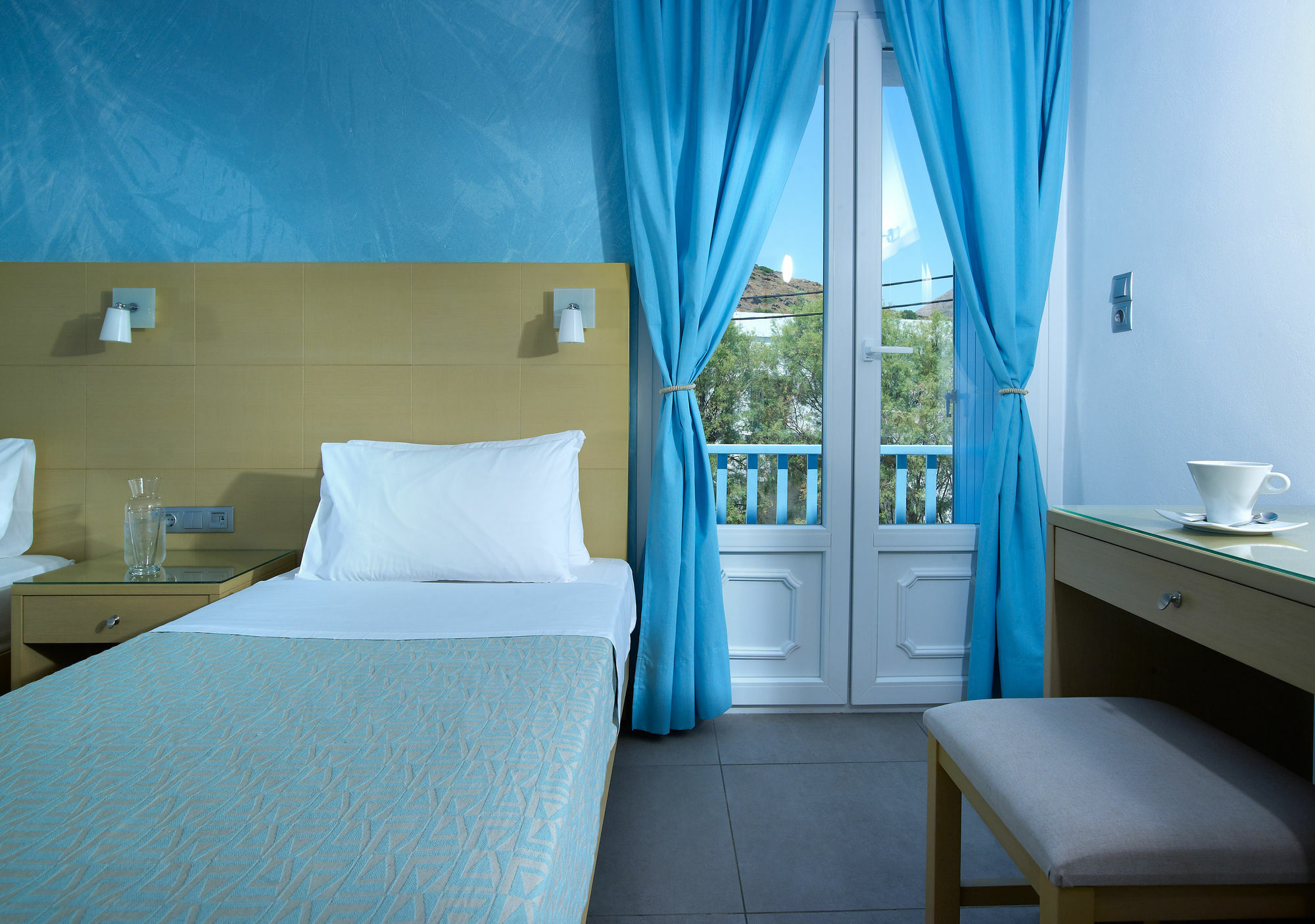 Blue Harmony Hotel Kini エクステリア 写真